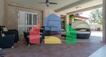 Новая вилла с бассейном и гаражом в Боничи, Тиват