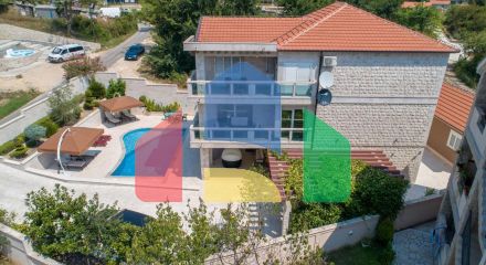 Новая вилла с бассейном и гаражом в Боничи, Тиват