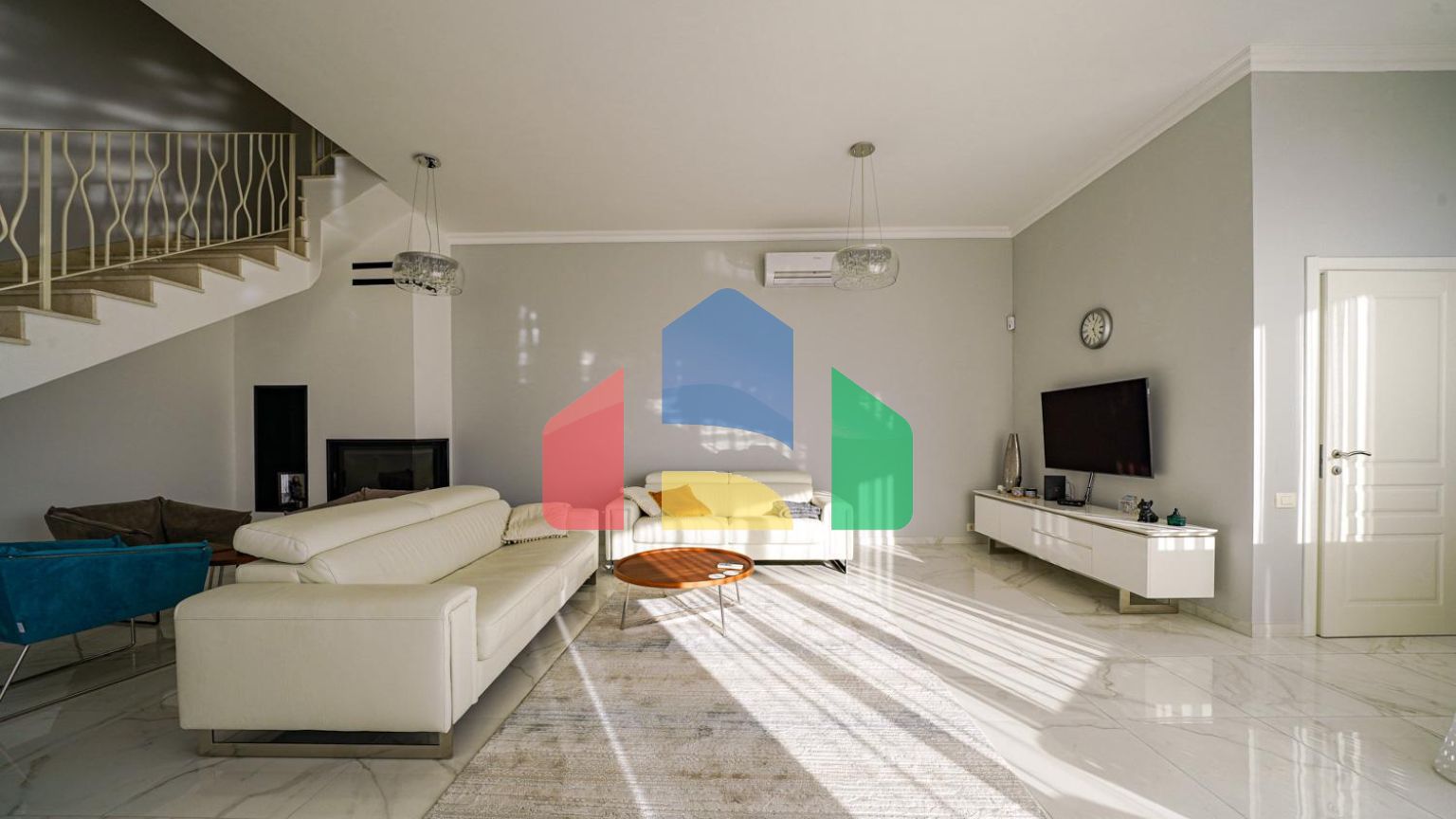 Роскошная меблированная вилла в тихом районе Тивата