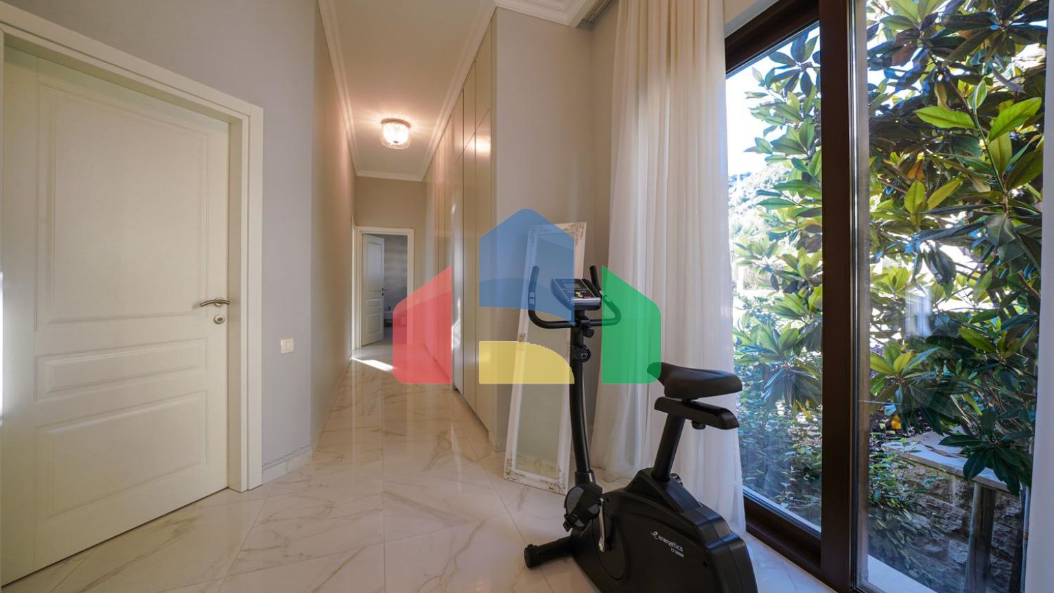 Роскошная меблированная вилла в тихом районе Тивата