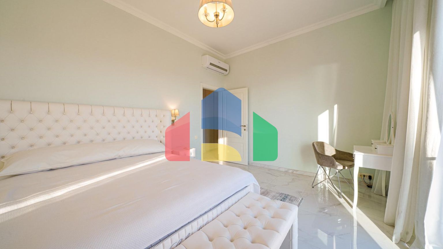 Роскошная меблированная вилла в тихом районе Тивата