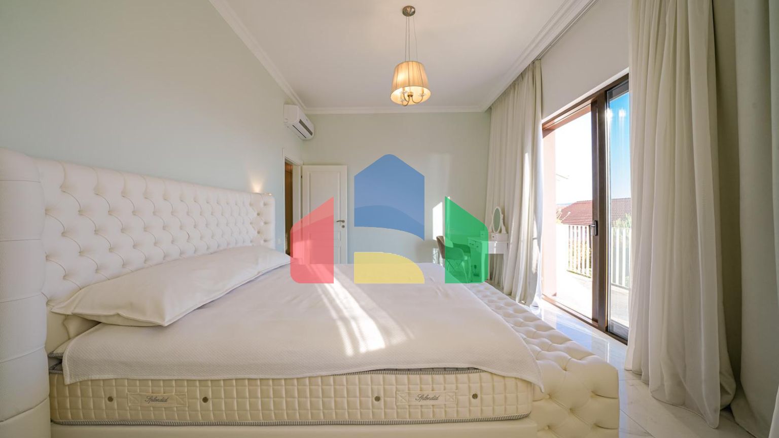 Роскошная меблированная вилла в тихом районе Тивата