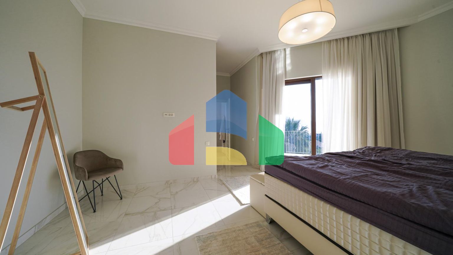 Роскошная меблированная вилла в тихом районе Тивата