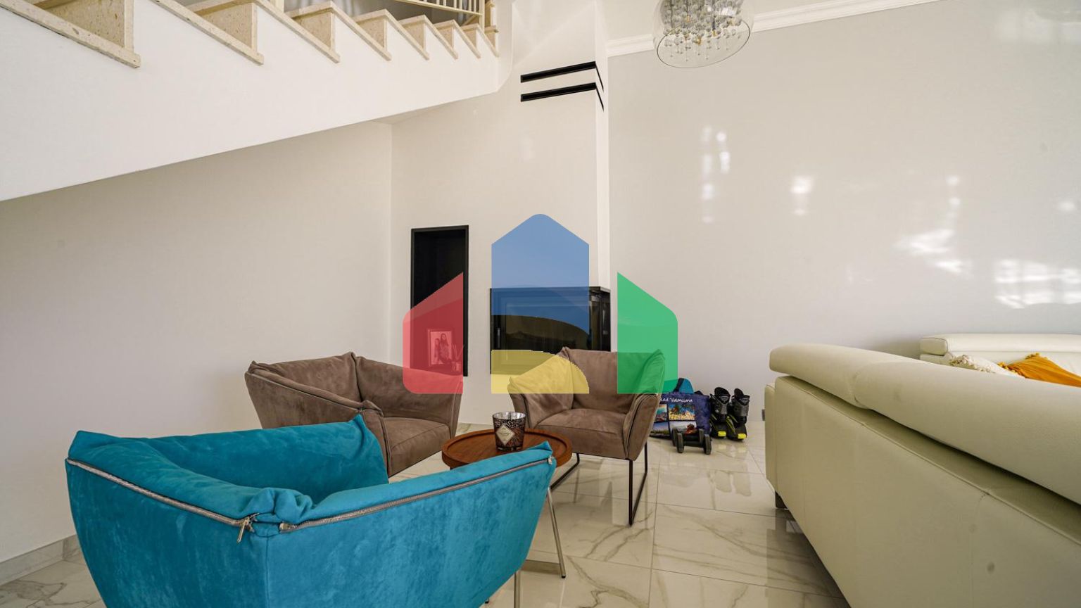 Роскошная меблированная вилла в тихом районе Тивата