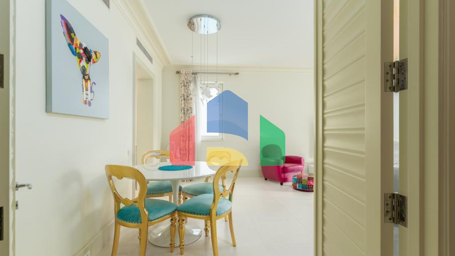 Продаётся стильная квартира в Порто Монтенегро!