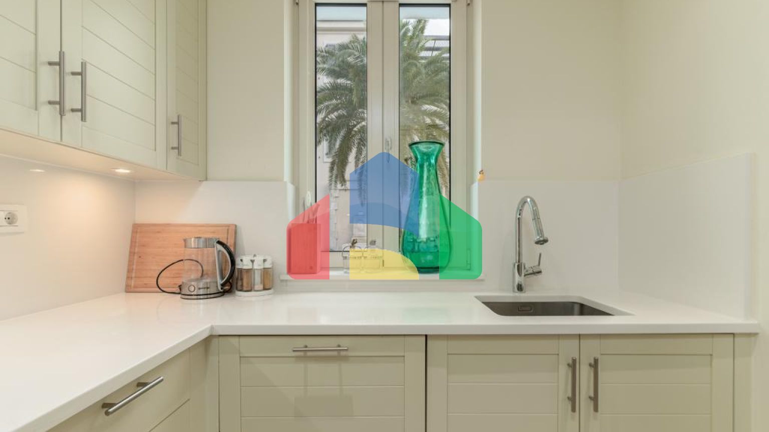 Продаётся стильная квартира в Порто Монтенегро!