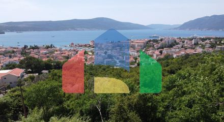 Продажа урбанизированного земельного участка в Тивате с согласованным проектом на два квартирных дома общей площадью 1150 м2