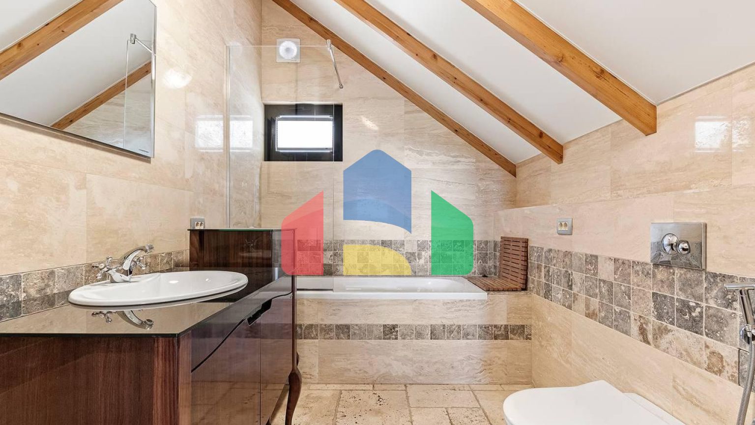 Продажа дома с тремя спальнями и видом на Бока-Которский залив