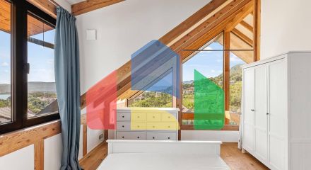 Продажа дома с тремя спальнями и видом на Бока-Которский залив