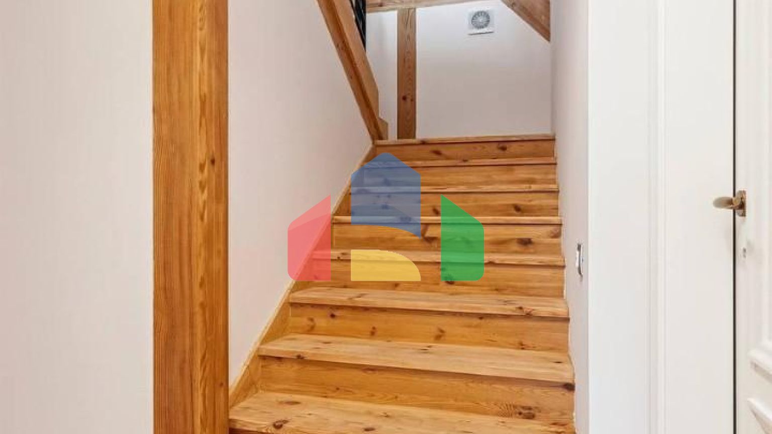 Продажа дома с тремя спальнями и видом на Бока-Которский залив