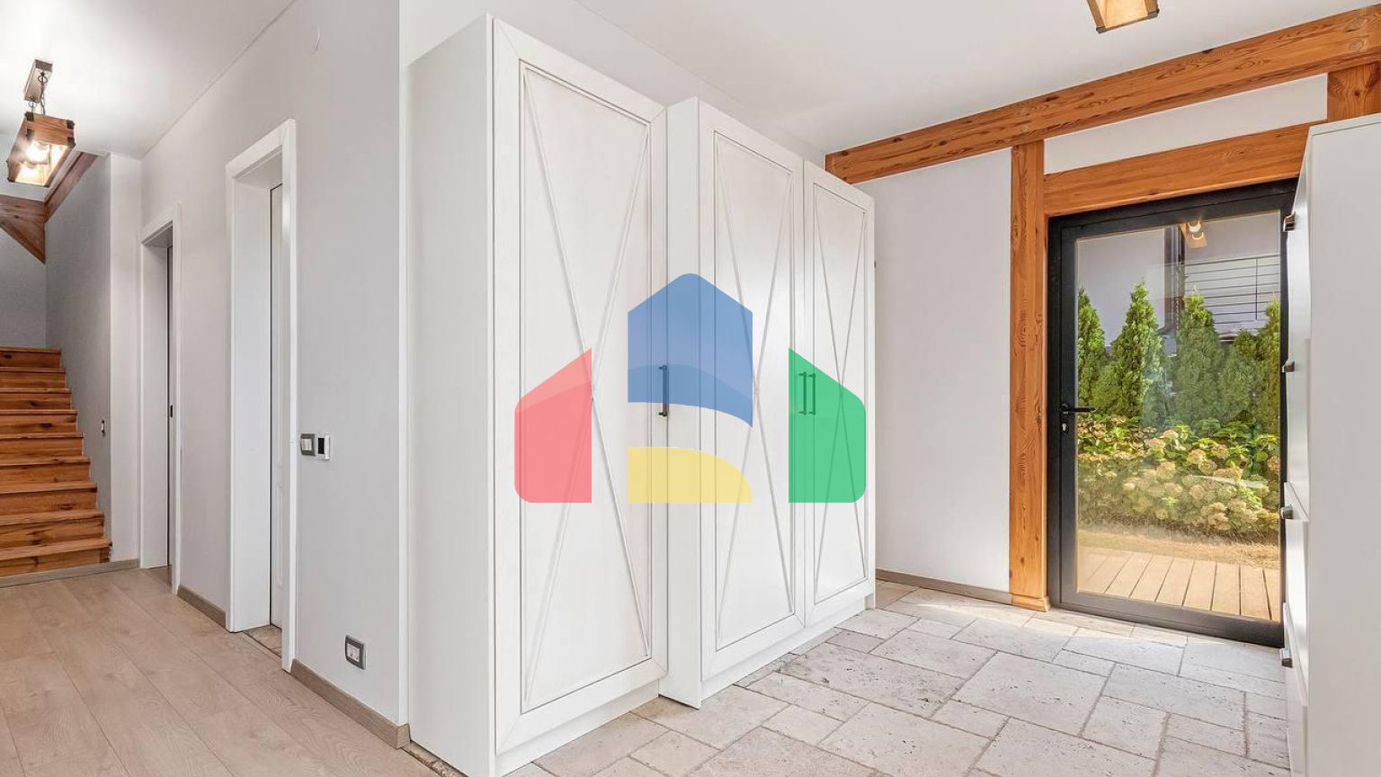 Продажа дома с тремя спальнями и видом на Бока-Которский залив