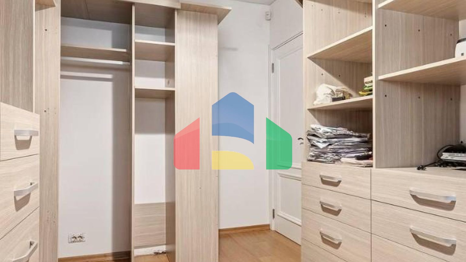 Продажа дома с тремя спальнями и видом на Бока-Которский залив