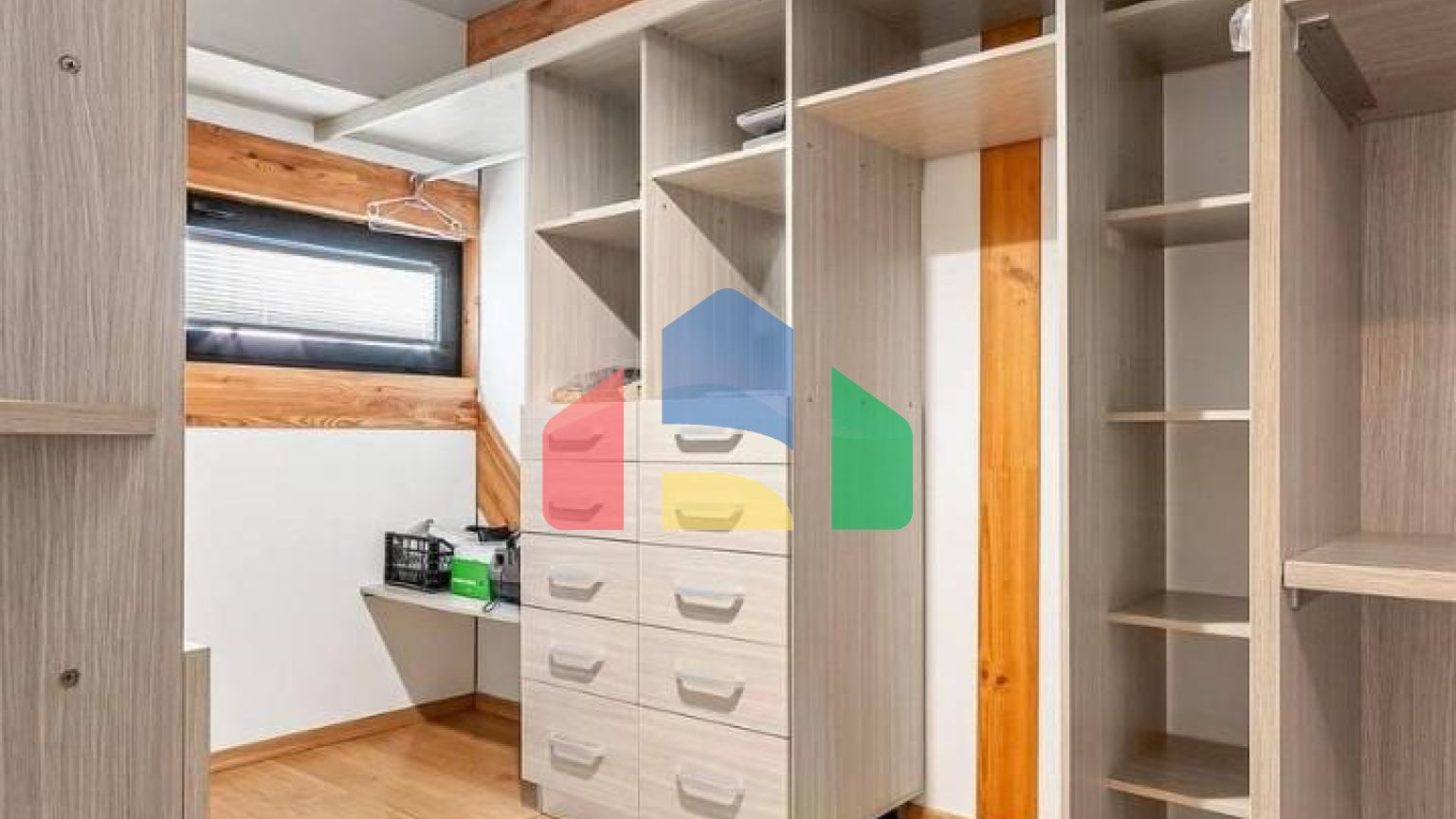 Продажа дома с тремя спальнями и видом на Бока-Которский залив