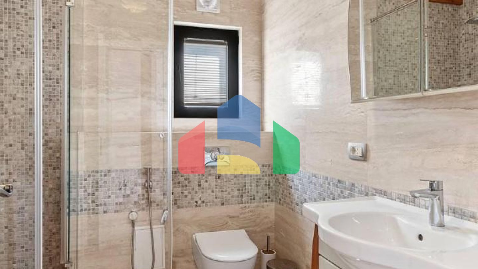 Продажа дома с тремя спальнями и видом на Бока-Которский залив