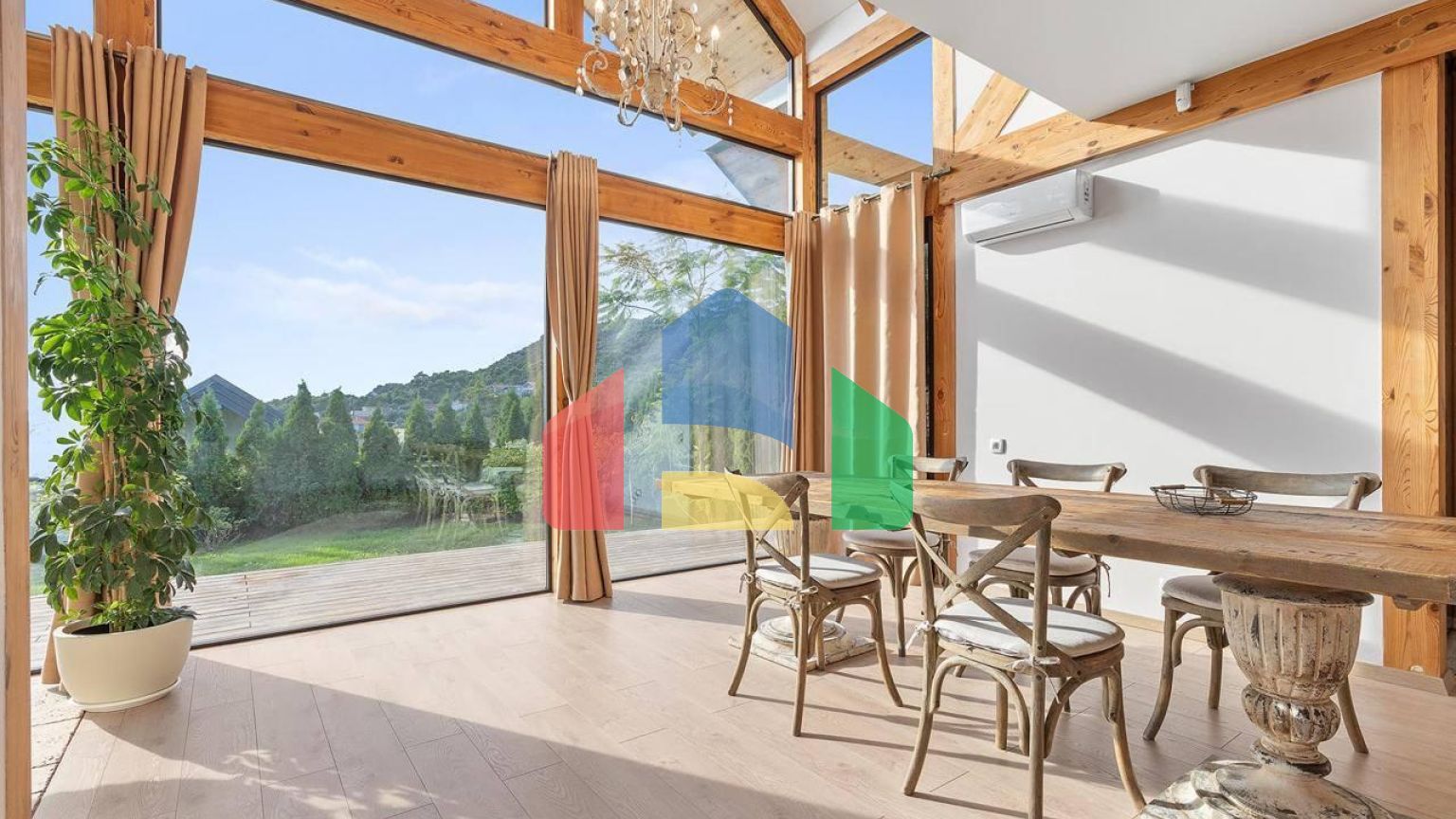 Продажа дома с тремя спальнями и видом на Бока-Которский залив