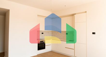 Просторная квартира с 2 спальнями и 2 санузлами в Boka Place, Тиват