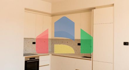 Просторная квартира с 2 спальнями и 2 санузлами в Boka Place, Тиват