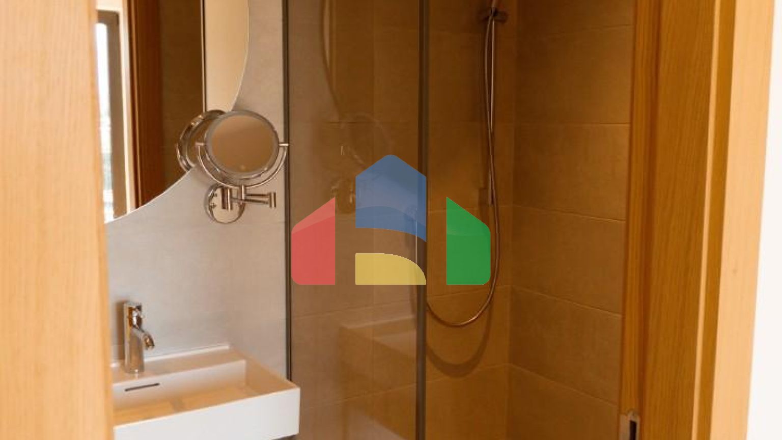 Просторная квартира с 2 спальнями и 2 санузлами в Boka Place, Тиват