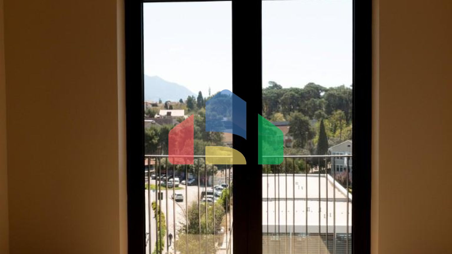 Просторная квартира с 2 спальнями и 2 санузлами в Boka Place, Тиват