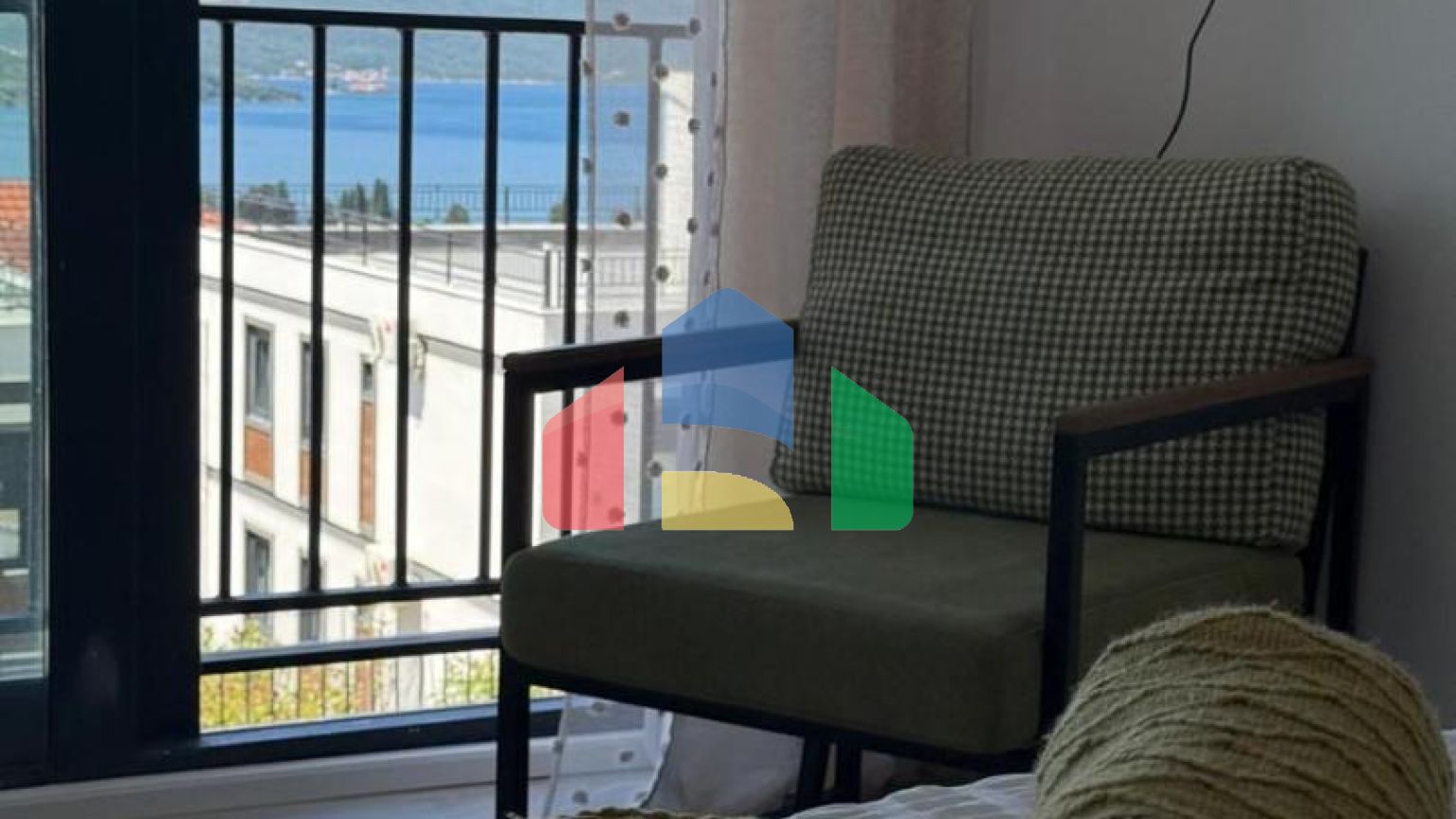 Шикарные апартаменты на продажу в Тивате