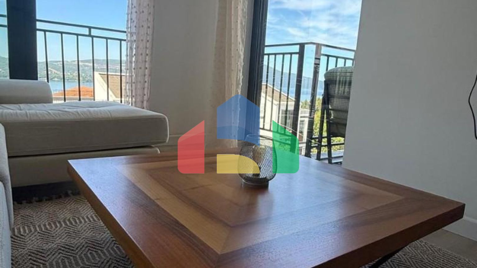 Шикарные апартаменты на продажу в Тивате