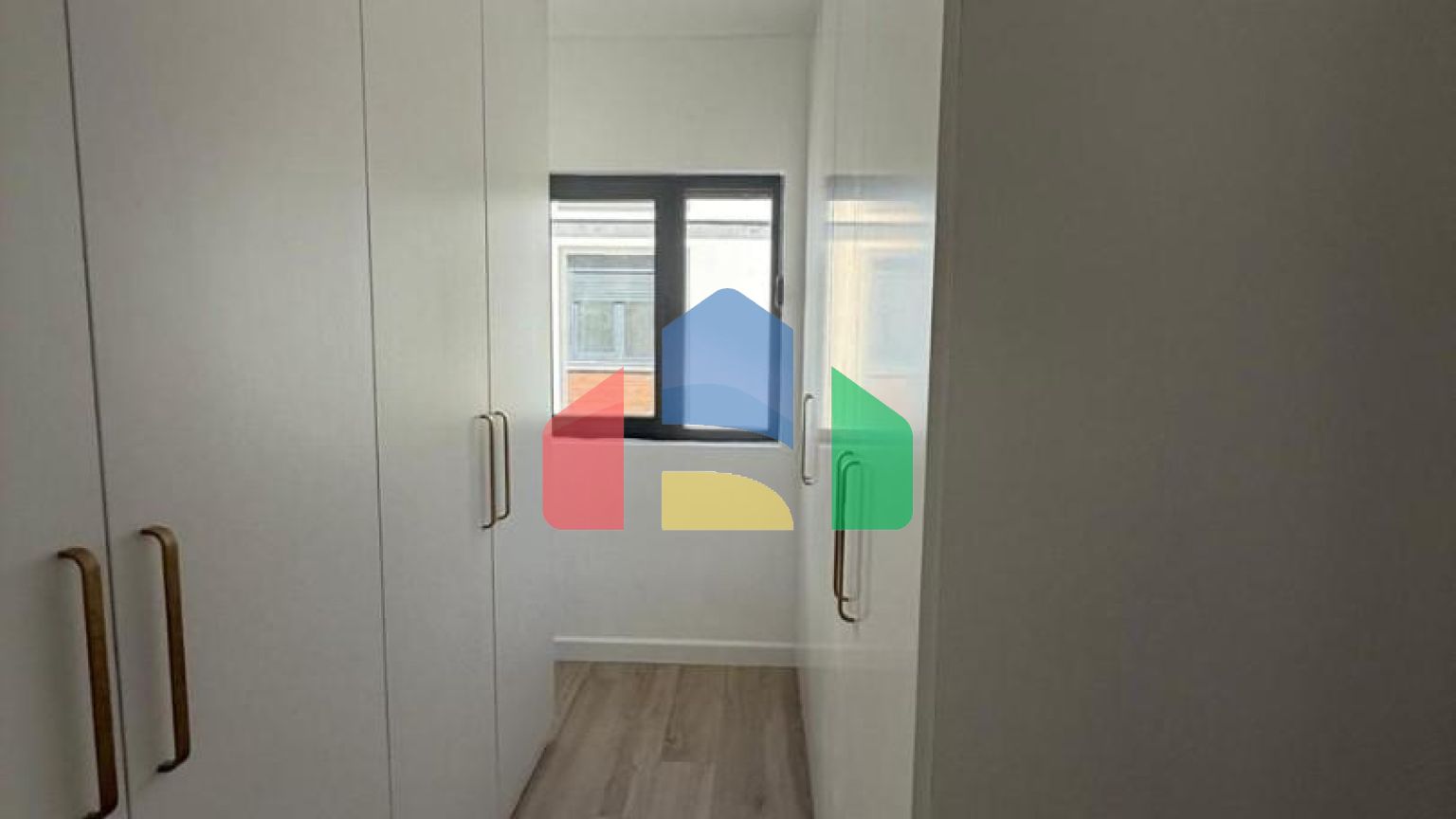 Шикарные апартаменты на продажу в Тивате