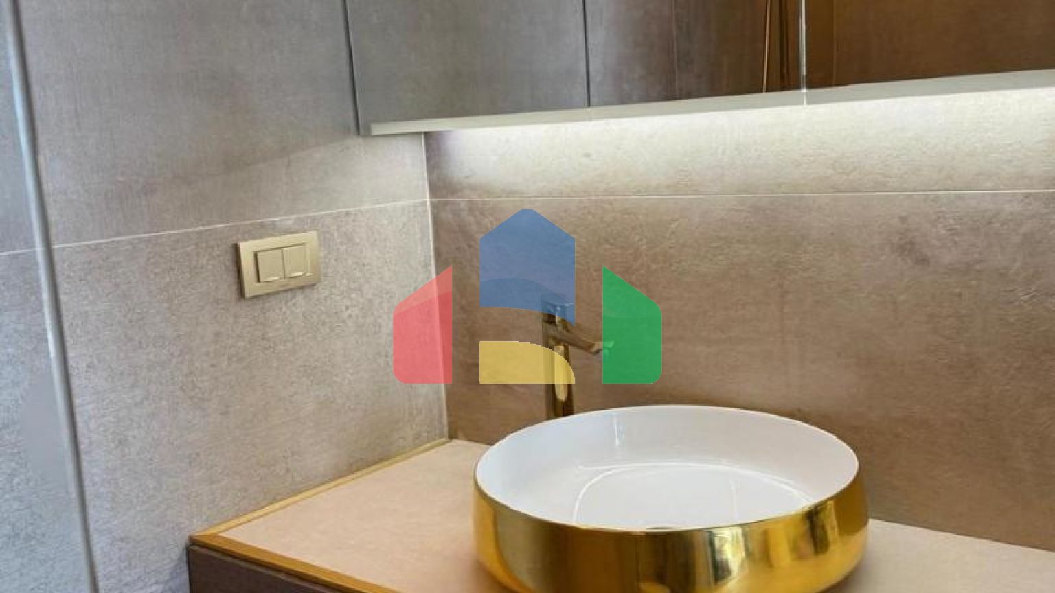 Шикарные апартаменты на продажу в Тивате