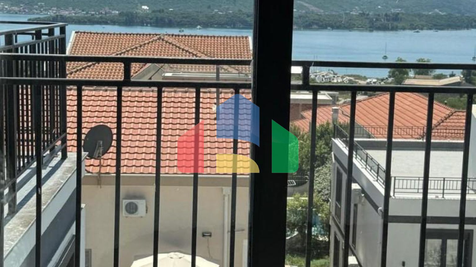 Шикарные апартаменты на продажу в Тивате