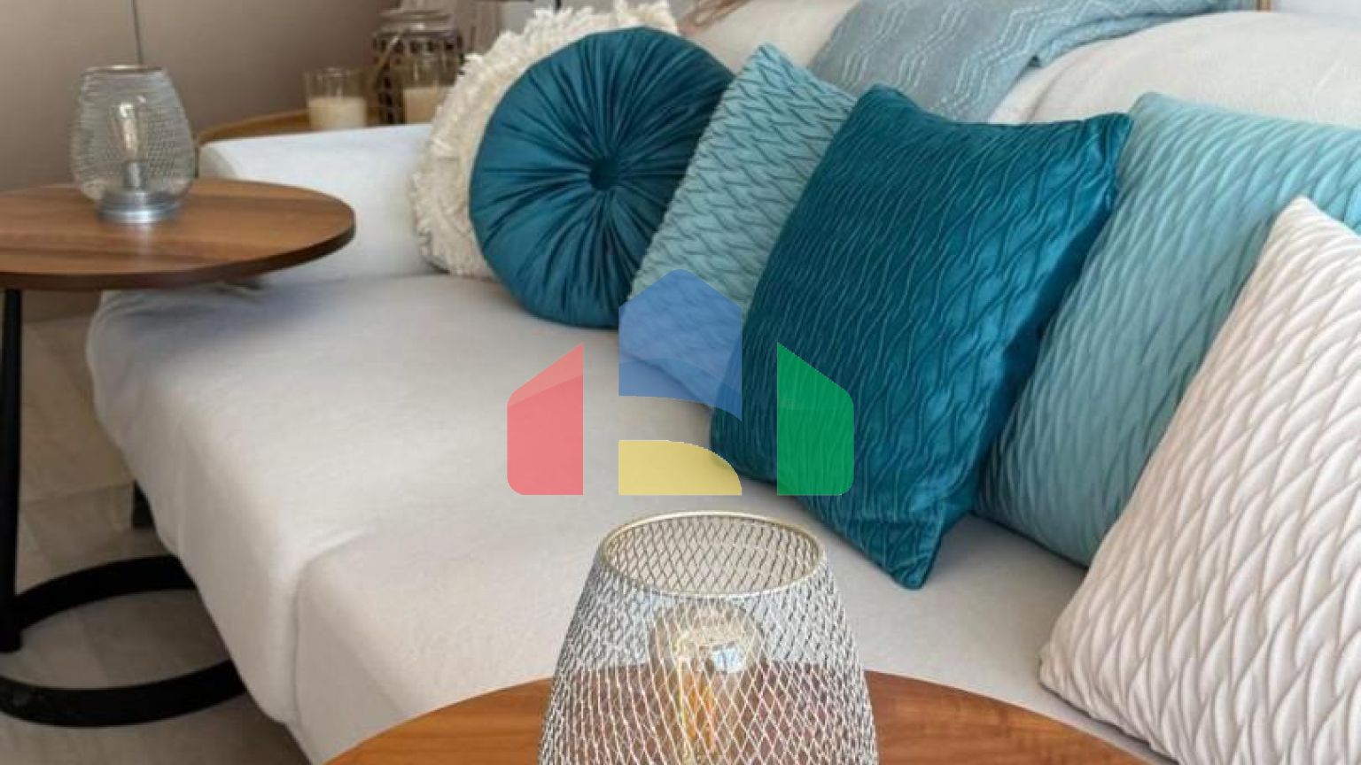 Шикарные апартаменты на продажу в Тивате