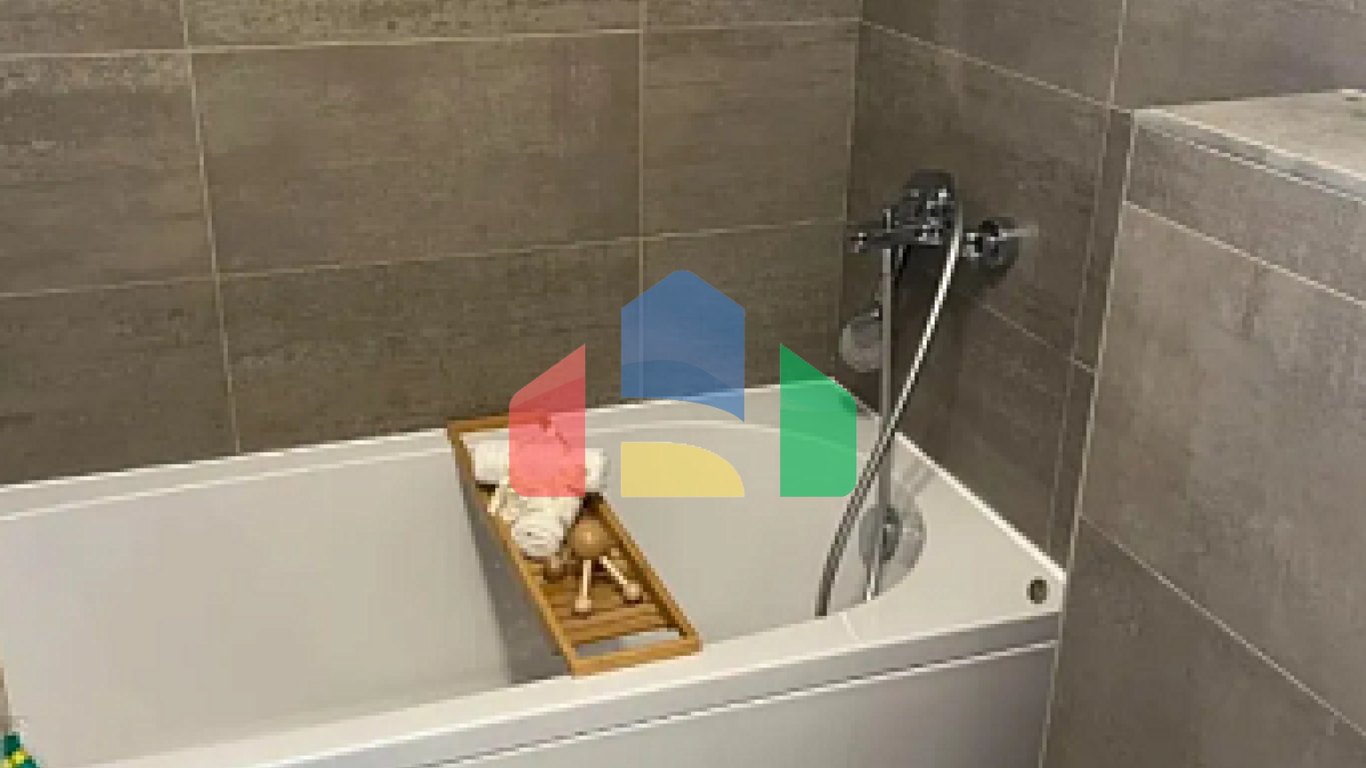 Пентхаус с большой террасой и парковкой в Тиват — 99 м², 3 спальни