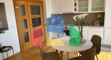 Пентхаус с большой террасой и парковкой в Тиват — 99 м², 3 спальни