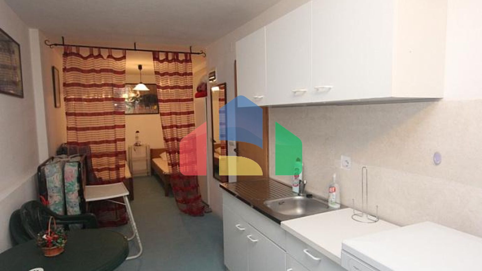 Дом в тихом районе Луштици