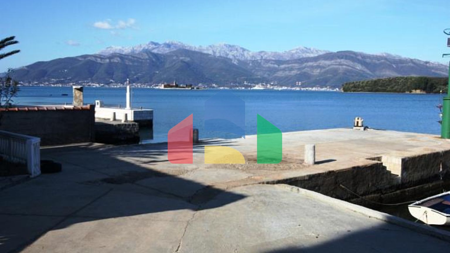 Участок в Тивате