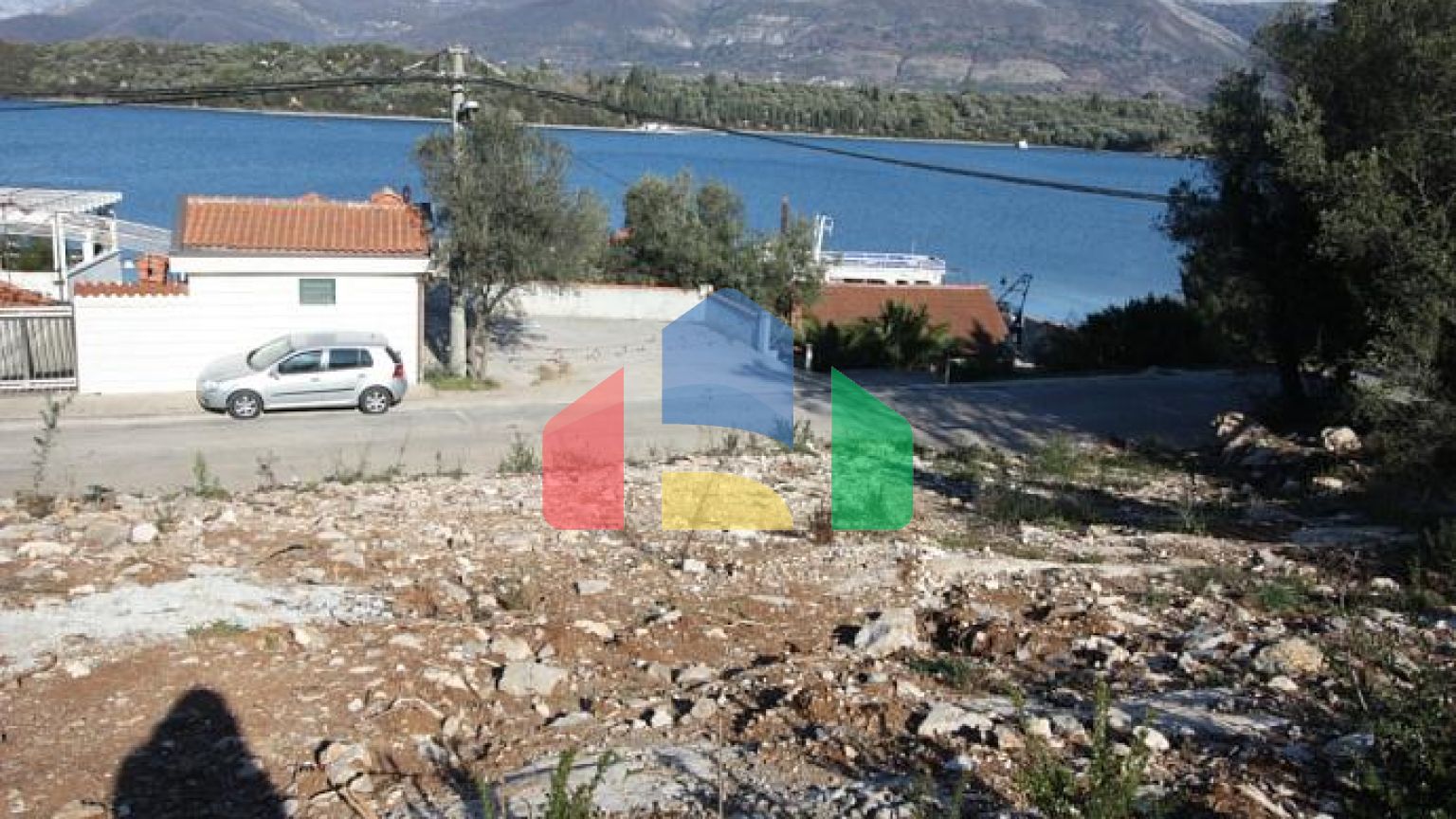 Участок в Тивате