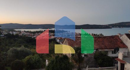Продаётся легальный дом с видом на Которский залив, Тиват, Черногория