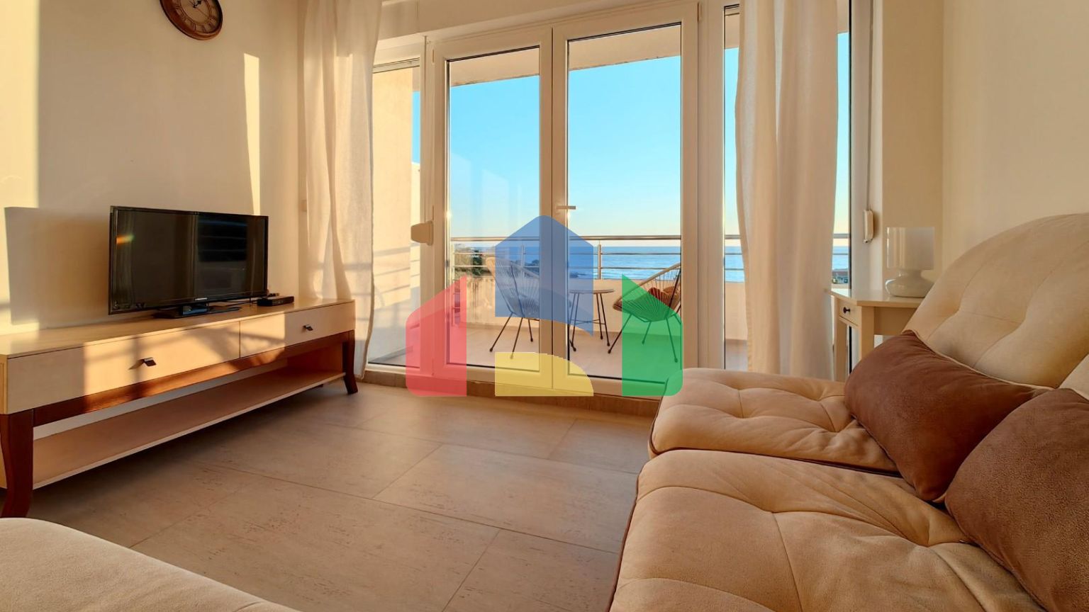 Продаётся легальный дом с видом на Которский залив, Тиват, Черногория