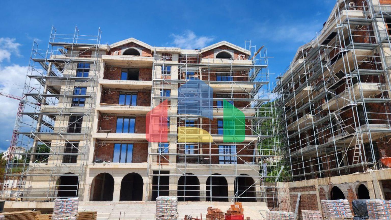 Квартира 1+1 в Тивате в новом ЖК, продажа от застройщика