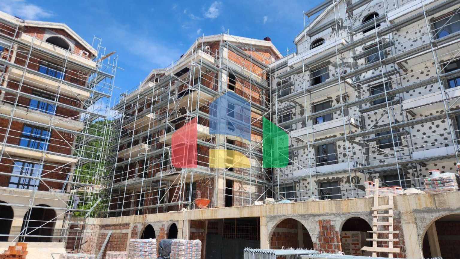 Квартира 1+1 в Тивате в новом ЖК, продажа от застройщика