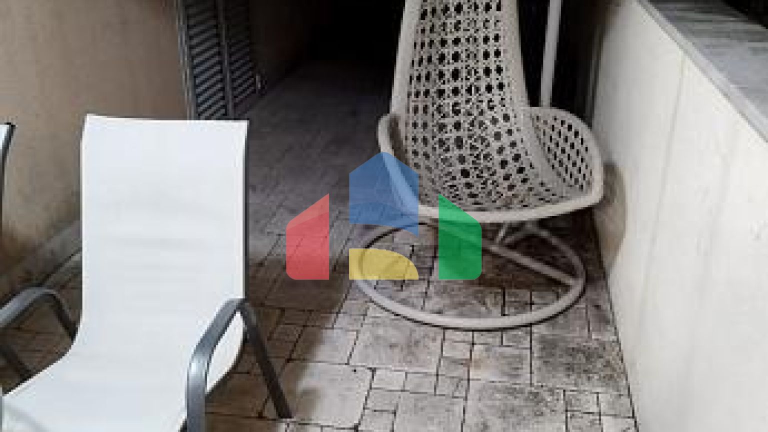 На продажу двухкомнатная квартира в Тивате рядом с морем