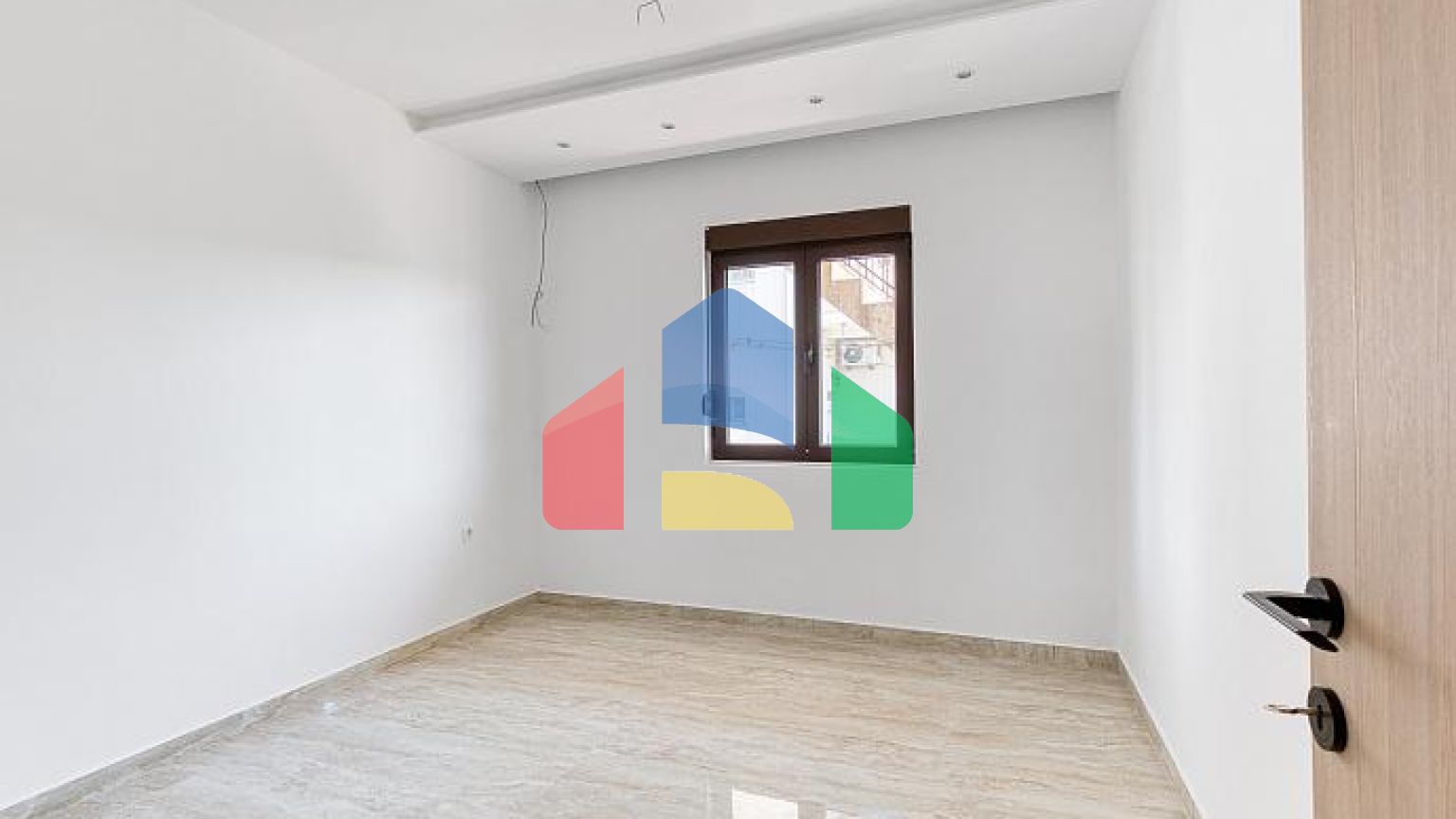 Отремонтированная квартира в Тивате, 78 м²