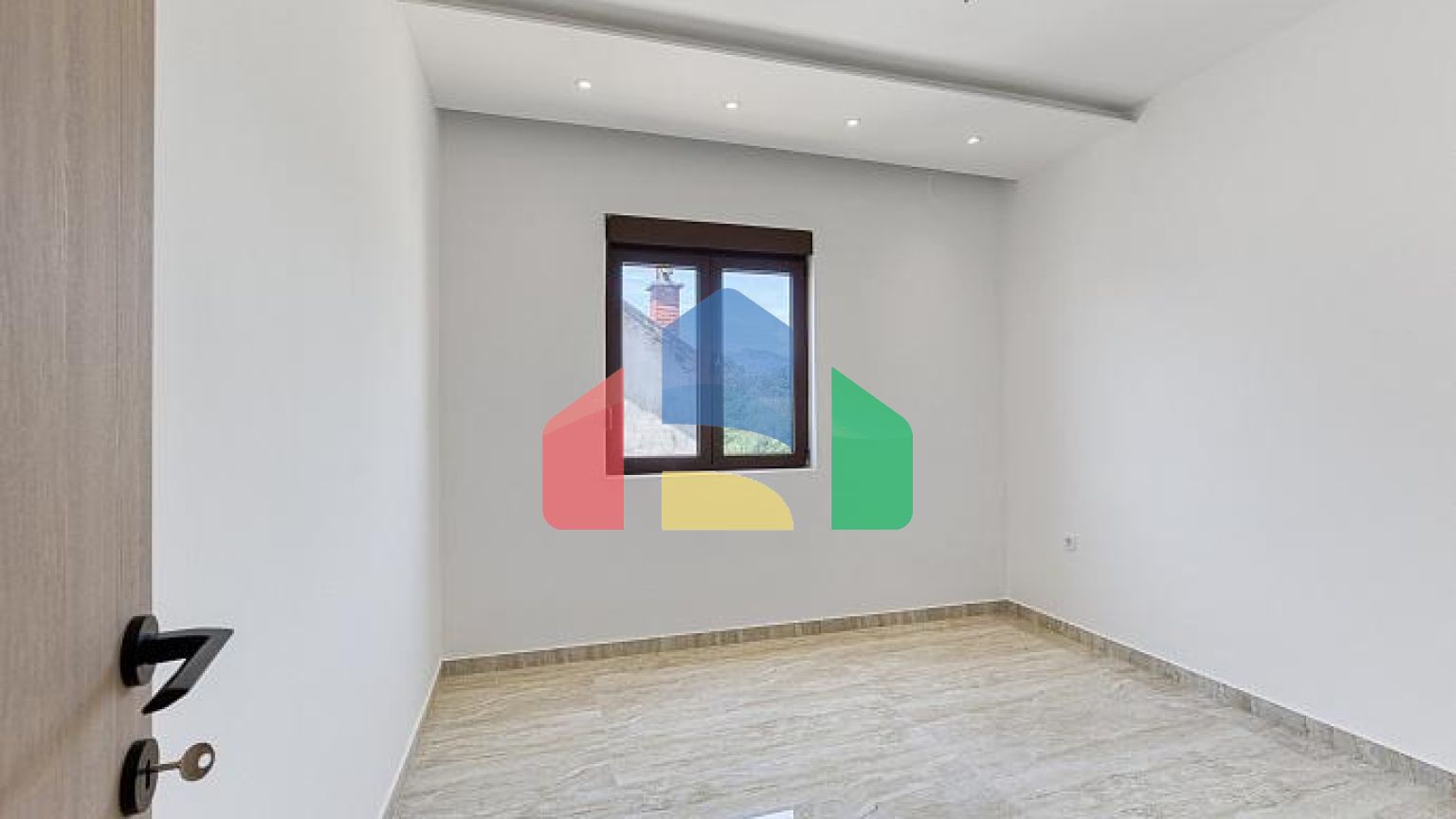 Отремонтированная квартира в Тивате, 78 м²