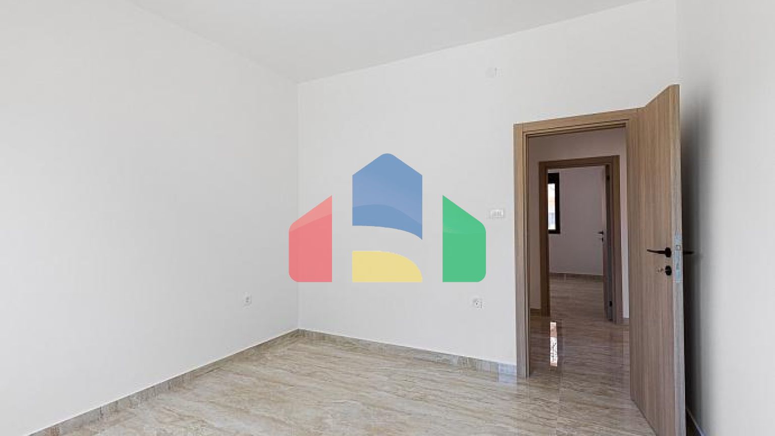 Отремонтированная квартира в Тивате, 78 м²