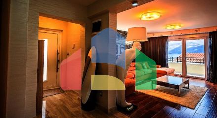 Дом с бассейном в Крашичи