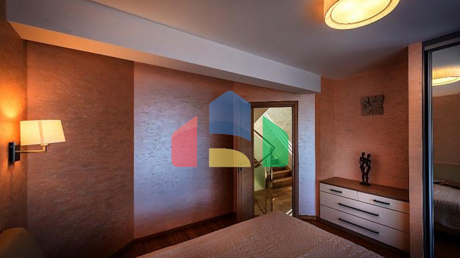 Дом с бассейном в Крашичи