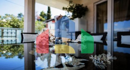 Дом с бассейном в Крашичи