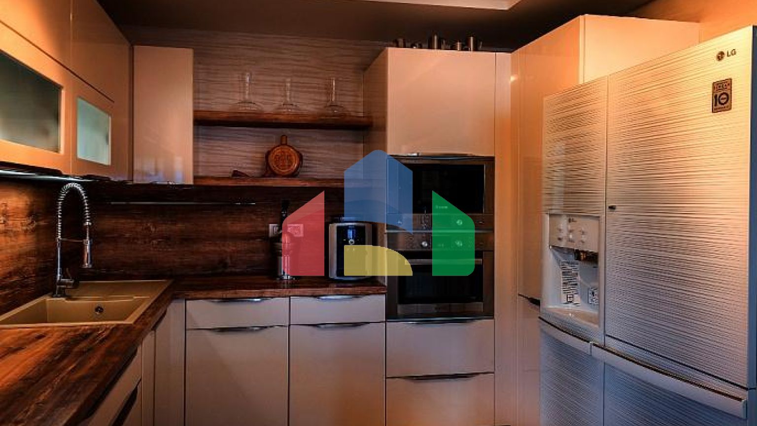 Дом с бассейном в Крашичи