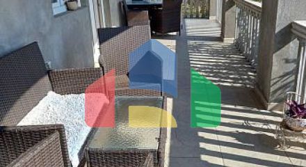 Трехэтажный просторный дом в Тивате Трехэтажный просторный дом в Тивате