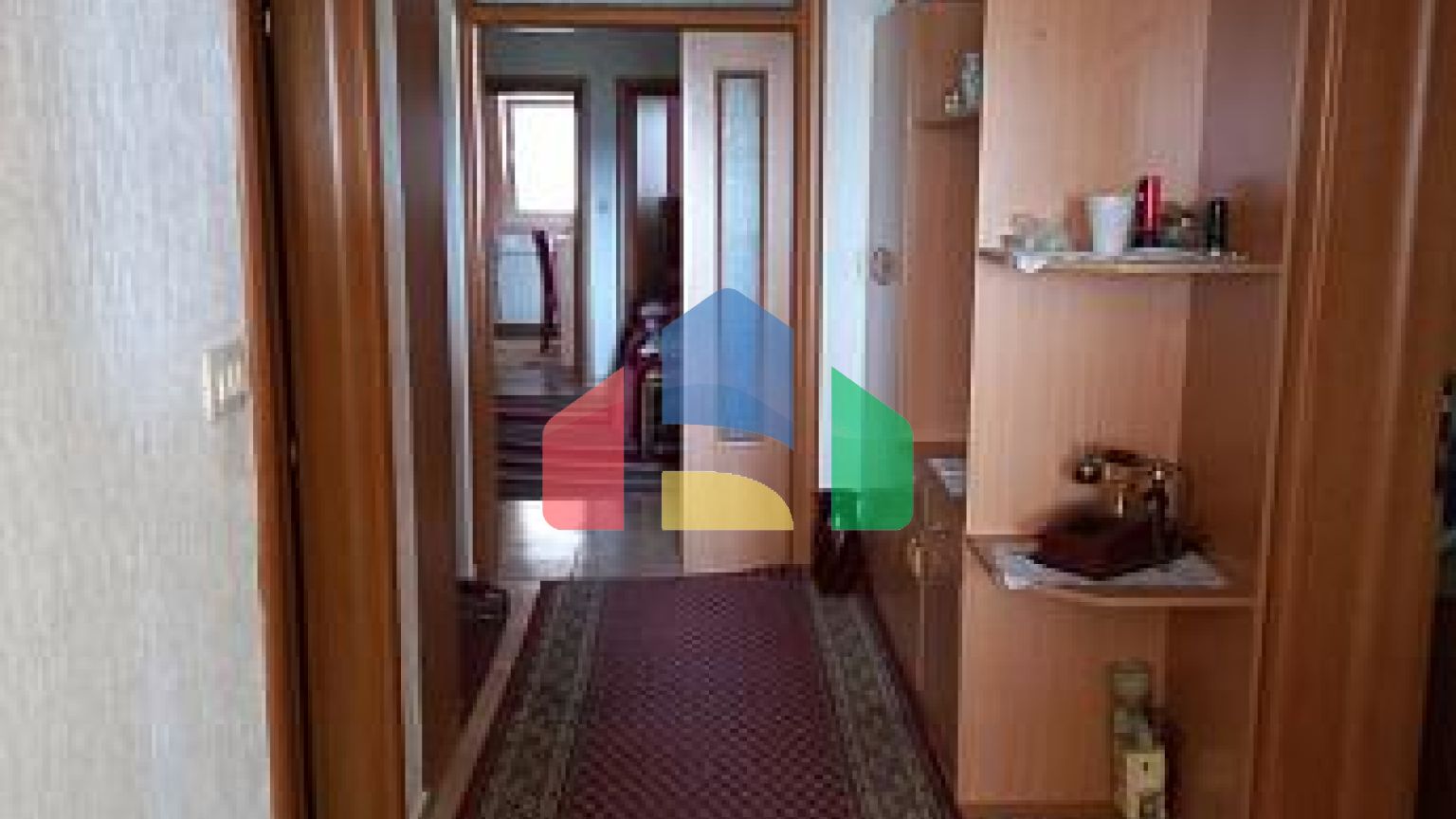 Трехэтажный просторный дом в Тивате