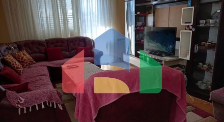 Трехэтажный просторный дом в Тивате