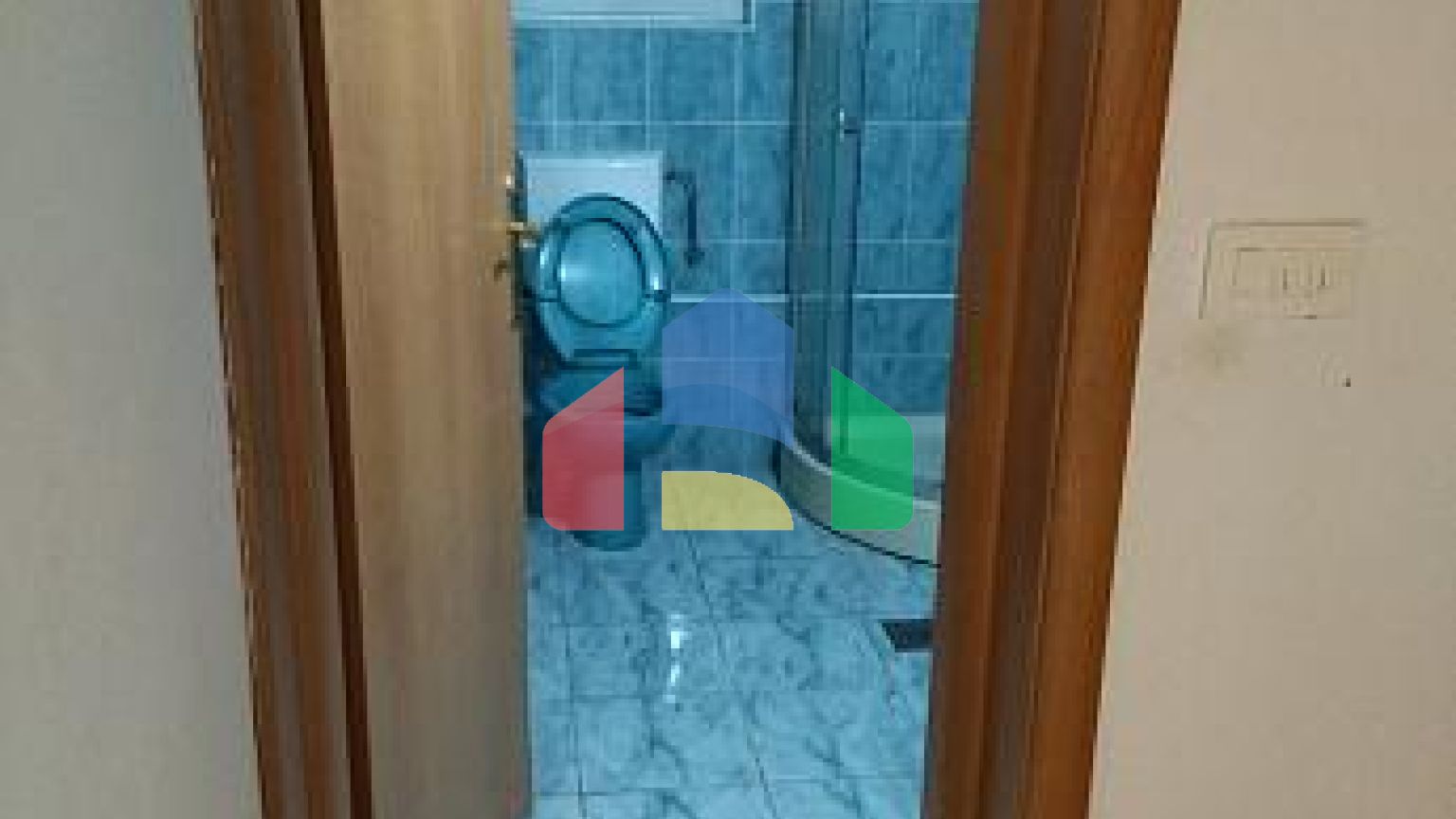 Трехэтажный просторный дом в Тивате